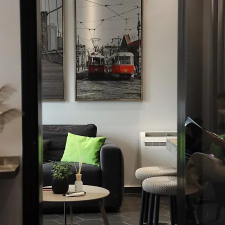 Urban Deluxe * تيرانا