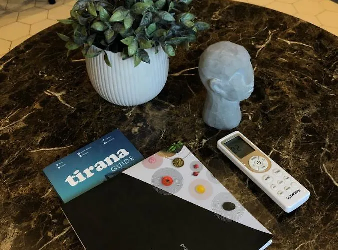 Urban Deluxe * ティラナ