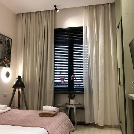 Urban Deluxe Тирана