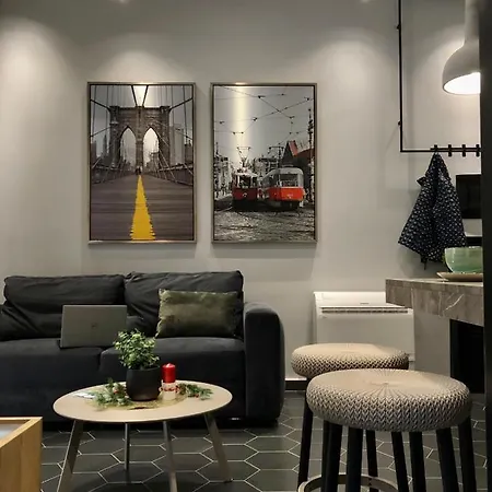 Urban Deluxe * Tiran