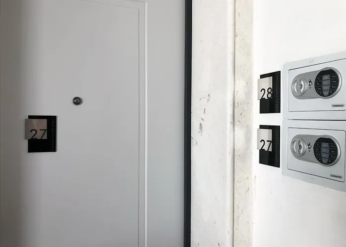 Urban Deluxe Apartament *