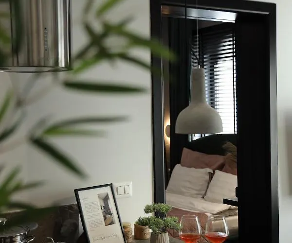 Urban Deluxe Apartament *